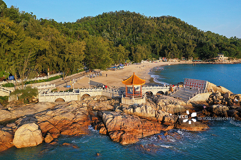 广东省深圳市大鹏新区沙鱼涌沙滩航拍图片素材