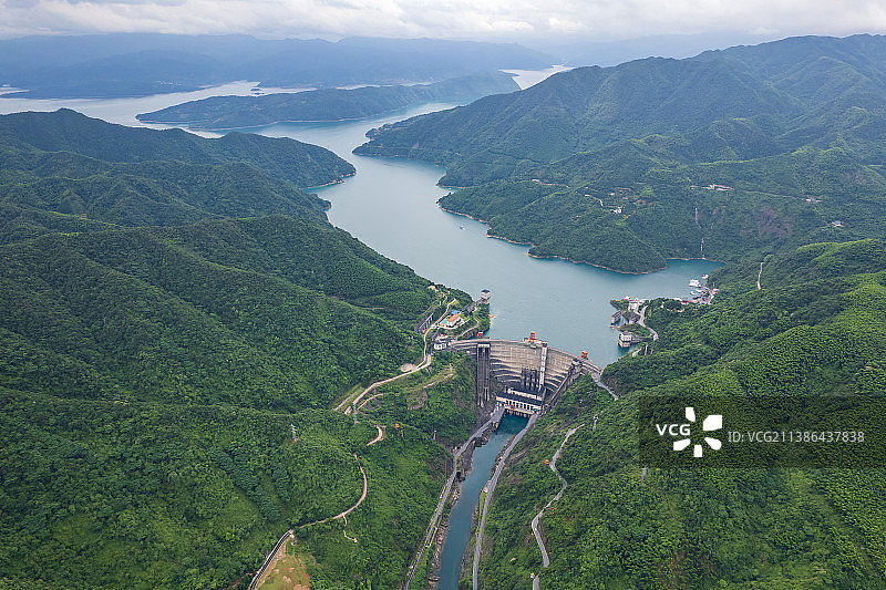 高峡出平湖-东江大坝和东江湖图片素材