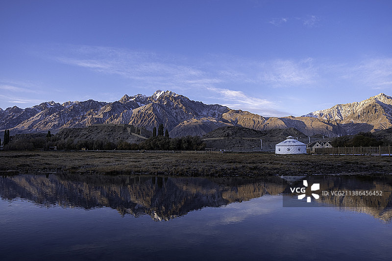 帕米尔高原 塔吉克峰 金草滩 日出图片素材
