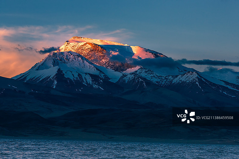 纳木那尼峰图片素材