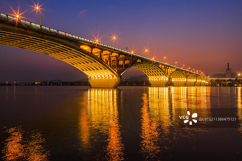 夜晚的湘江大桥图片素材