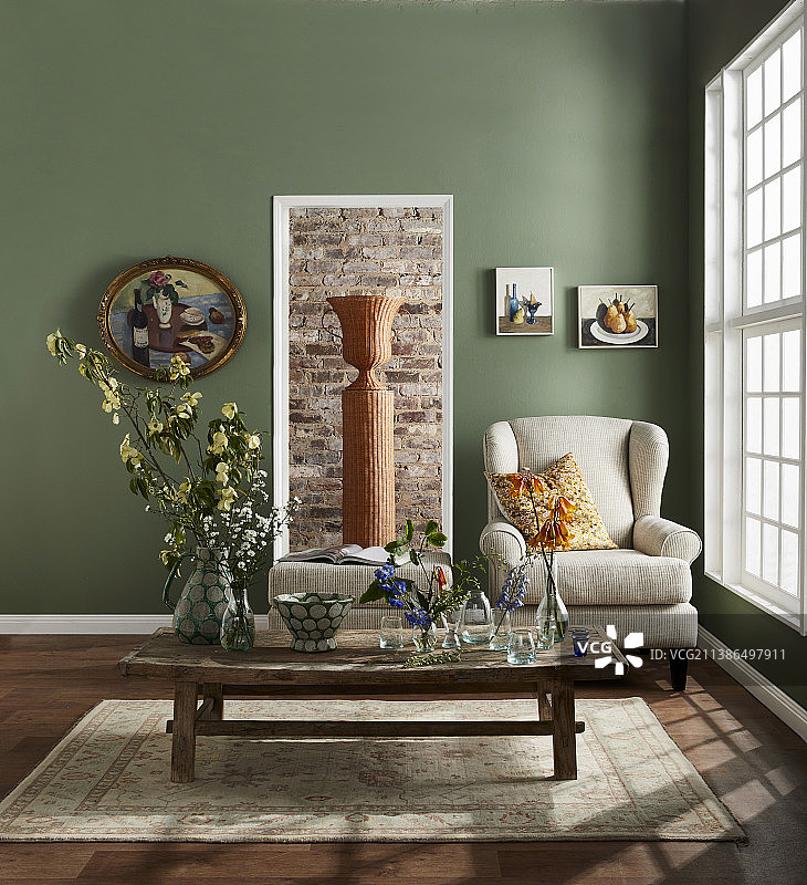 绿色墙壁和格子窗的经典客厅图片素材