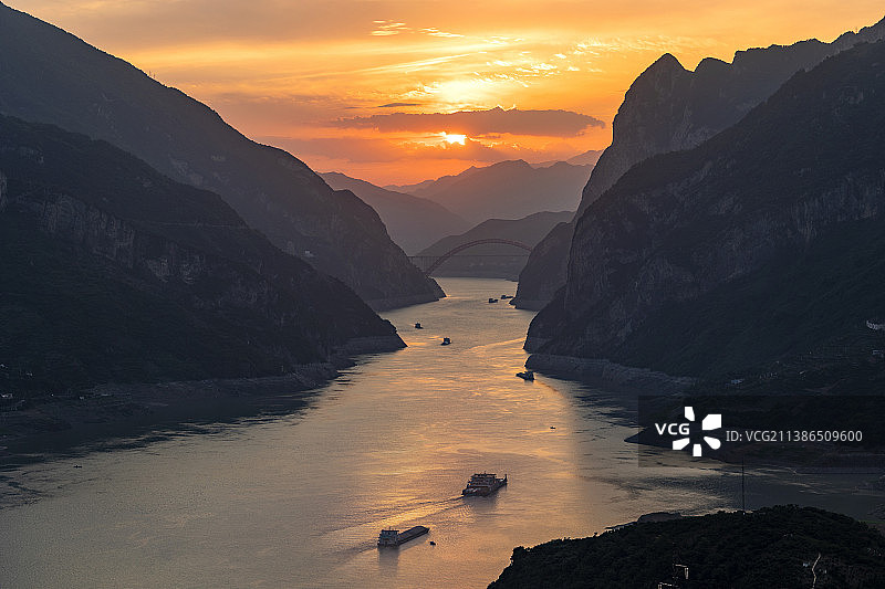 西陵峡晚霞图片素材