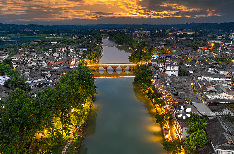 四川成都邛崃平乐古镇夜景航拍图图片素材