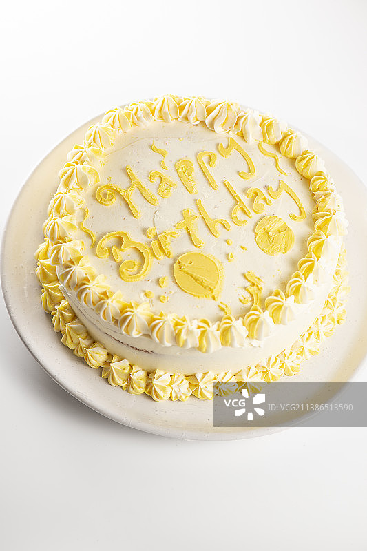 白色背景下的蛋糕特写图片素材