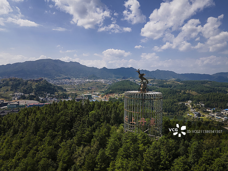 贵州省黔东南苗族侗族自治州丹寨县龙泉镇卡拉村鸟笼文化非物质文化遗产乡村振兴共同富裕图片素材