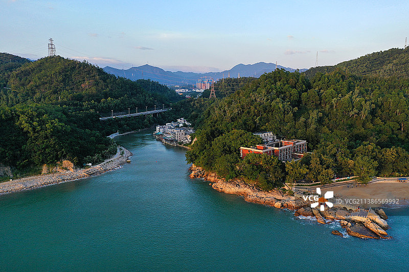 广东省深圳市大鹏新区沙鱼涌沙滩航拍图片素材