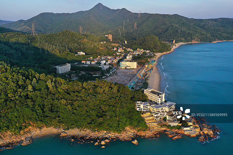 广东省深圳市大鹏新区沙鱼涌沙滩航拍图片素材