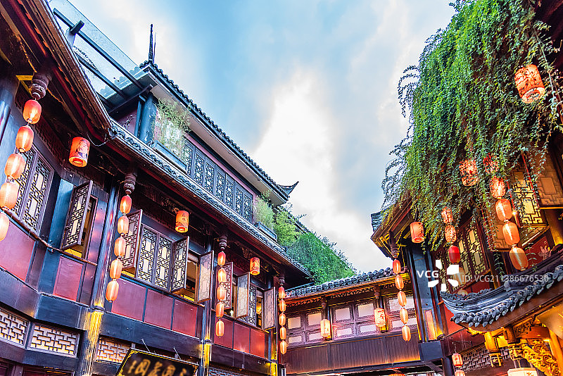 中国四川成都锦里红灯笼古建筑图片素材