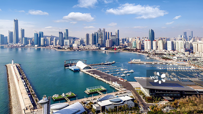 航拍青岛奥帆中心现代建筑天际线图片素材