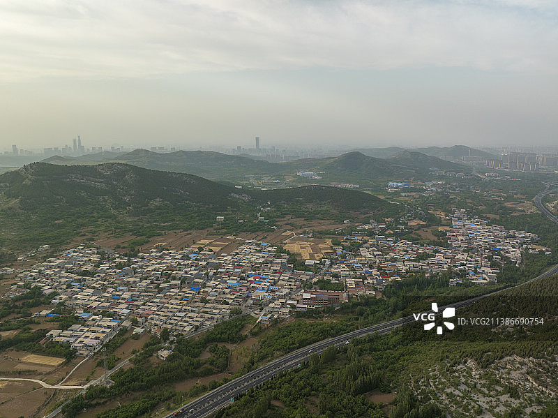 航拍济南乡村郭家庄村远景图片素材