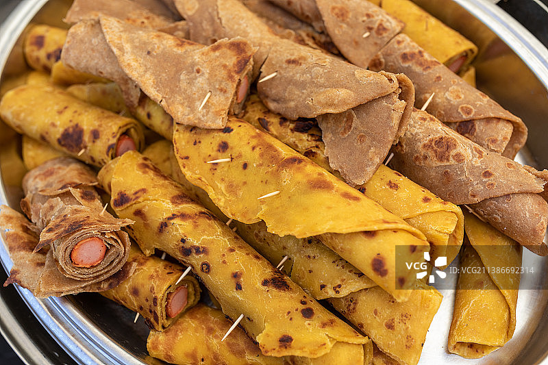 肯尼亚内罗毕，印度薄饼卷香肠图片素材