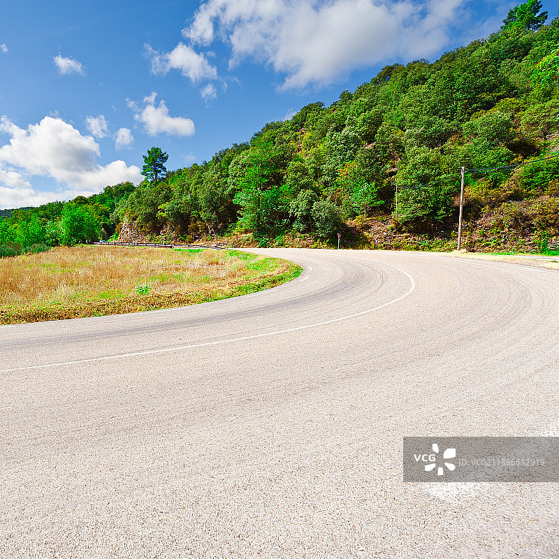 乡村空旷的沥青路面图片素材