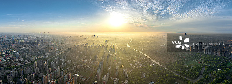 日出浦东 平流雾 眺望张江高科技园区 朝阳与雾气 浦东开发开放 低碳 城市公园 黄浦江图片素材