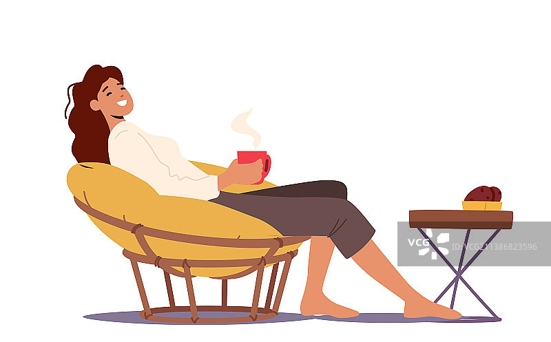 女人在舒适柔软的环境中放松图片素材