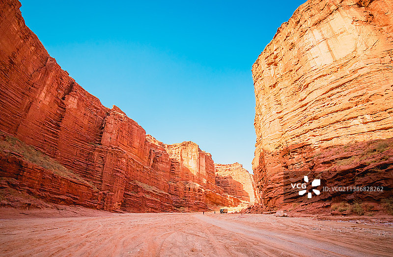 新疆阿克苏温宿托木尔大峡谷喀斯特地貌自然风光图片素材