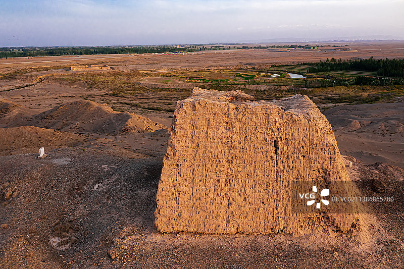 嘉峪关野麻湾后墩烽火台图片素材