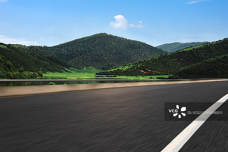 山区道路 高速公路 云景道路 香格里拉 普达措国家森林公园图片素材