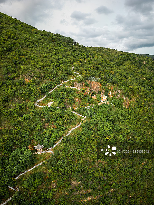 云南省红河州石屏县乾阳山风光图片素材