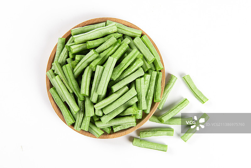 白底上切开的长豆角图片素材