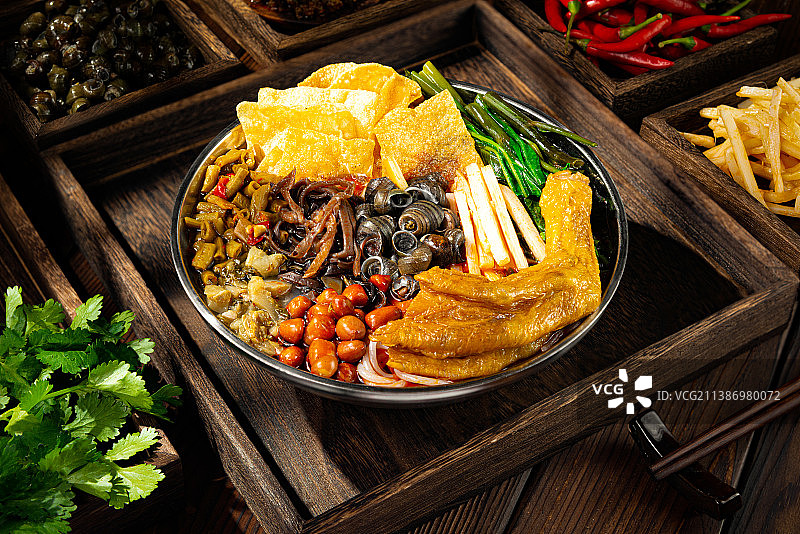 螺蛳粉 鸭脚螺蛳粉 面皮螺蛳粉 鸡脚螺蛳粉 热狗螺蛳粉 牛肉丸螺蛳粉 猪脚螺蛳粉 炸蛋图片素材