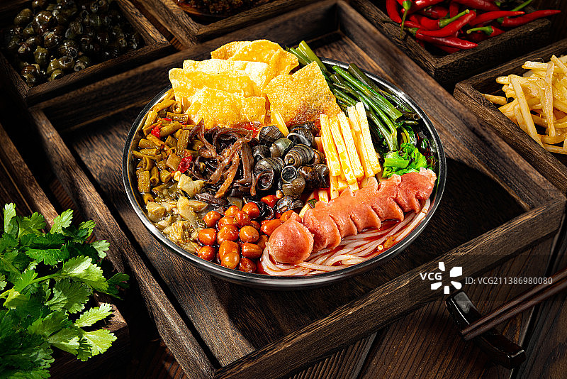 螺蛳粉 鸭脚螺蛳粉 面皮螺蛳粉 鸡脚螺蛳粉 热狗螺蛳粉 牛肉丸螺蛳粉 猪脚螺蛳粉 炸蛋图片素材