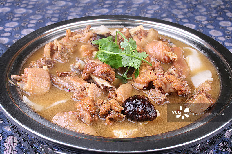 中餐美食-土鸡炖宽粉图片素材