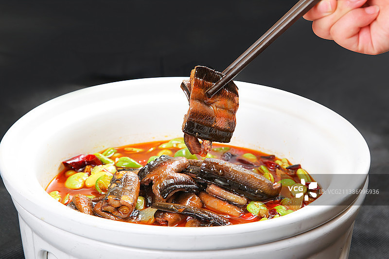 中餐美食-水煮鳝鱼图片素材