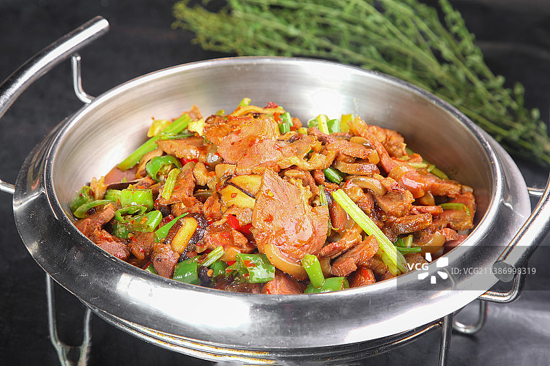 中餐美食-干锅驴肉图片素材