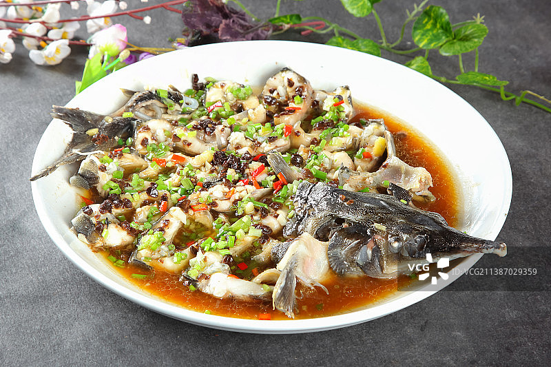 中餐美食-清蒸鲟鱼图片素材