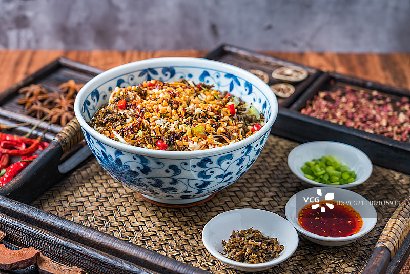 中国四川宜宾美食——宜宾燃面图片素材