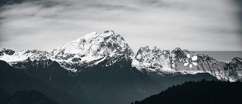 雪山画卷图片素材