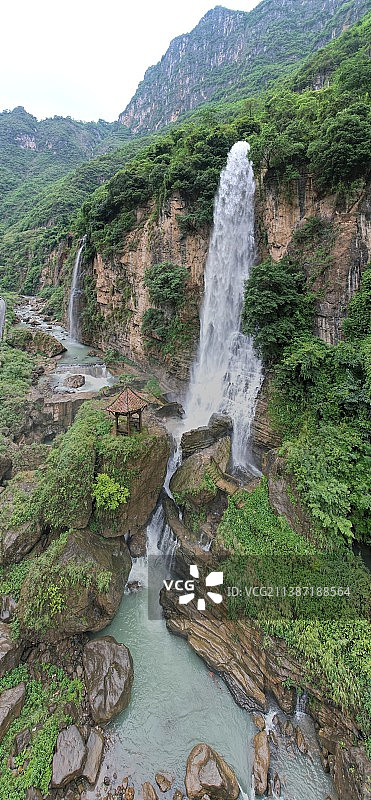 瀑布飞流三千尺图片素材