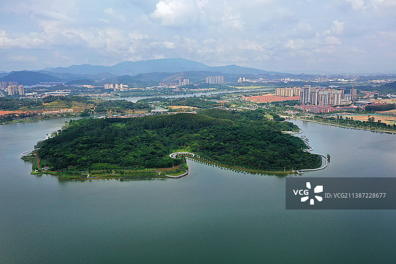 广东省广州市增城区荔湖公园挂绿湖广场万寿禅寺航拍图片素材