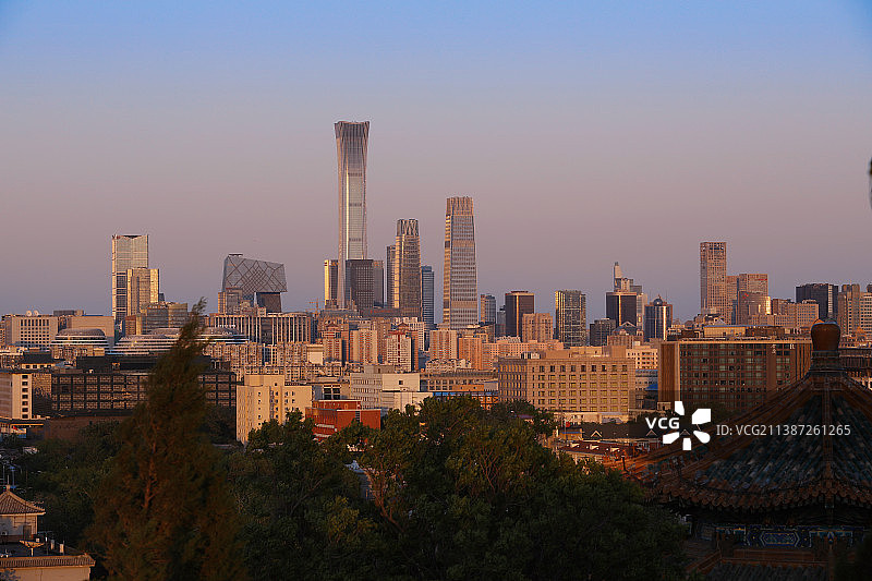 傍晚远眺北京CBD建筑群图片素材