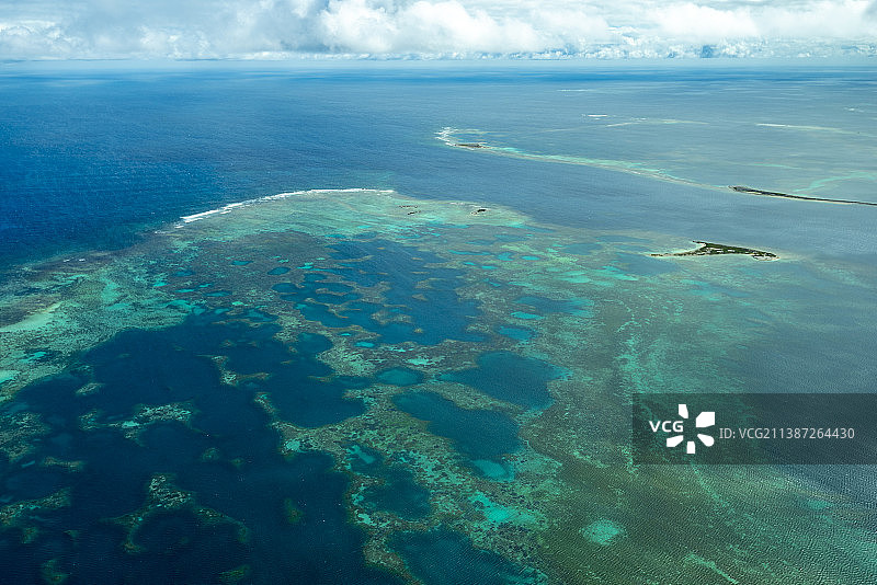 航拍阿布洛霍斯群岛图片素材
