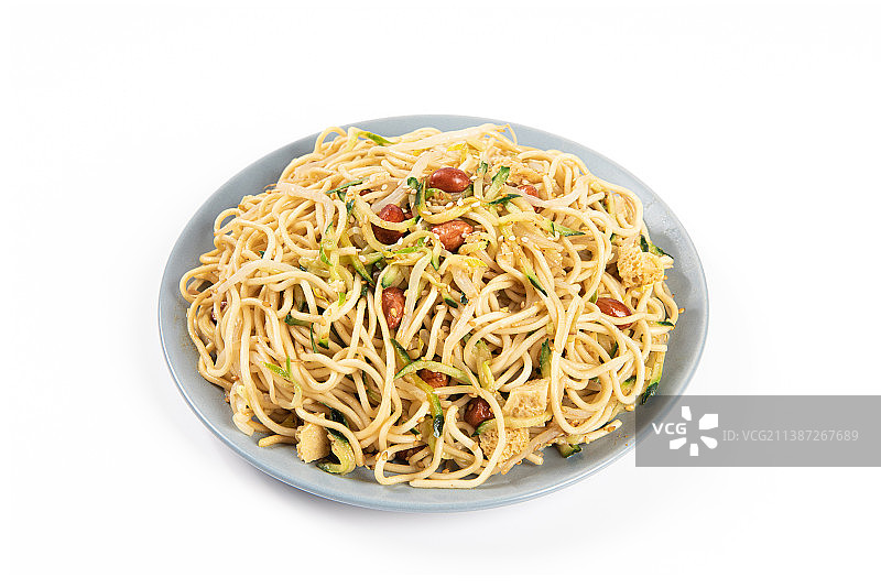 白底上的一盘凉面图片素材