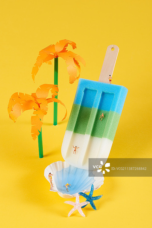 微缩模型和冰棒的影棚照图片素材