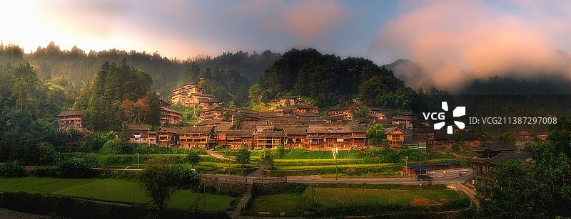 秋到苗岭～晨雾图片素材