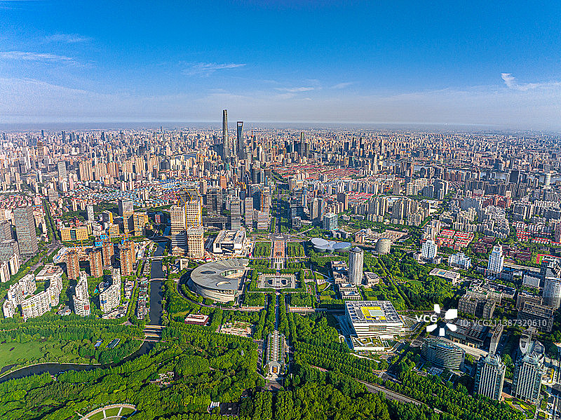 世纪广场 世纪大道 上海科技馆 浦东新区 世纪公园眺望陆家嘴金融贸易区 东方艺术中心 上海图书馆东馆图片素材