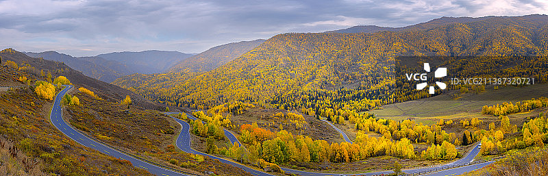 北疆秋色图片素材