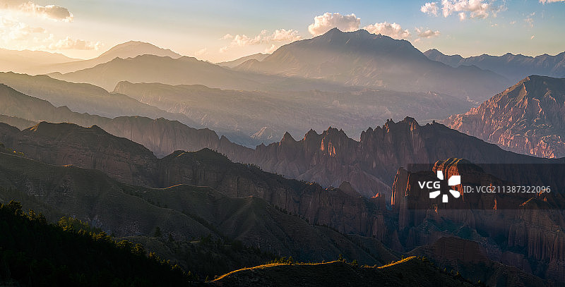 青海坎布拉景区日落图片素材