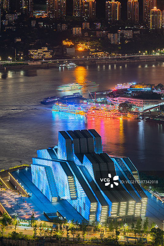 重庆市江北嘴重庆大剧院夜景图片素材