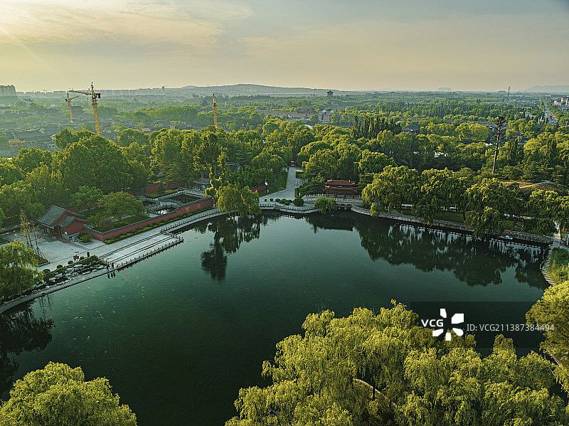 航拍济南章丘区百脉泉公园图片素材