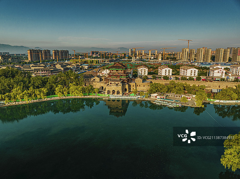 航拍济南章丘区百脉泉公园图片素材