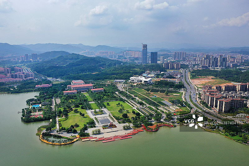 广东省广州市增城区荔湖公园挂绿湖广场万寿禅寺航拍图片素材