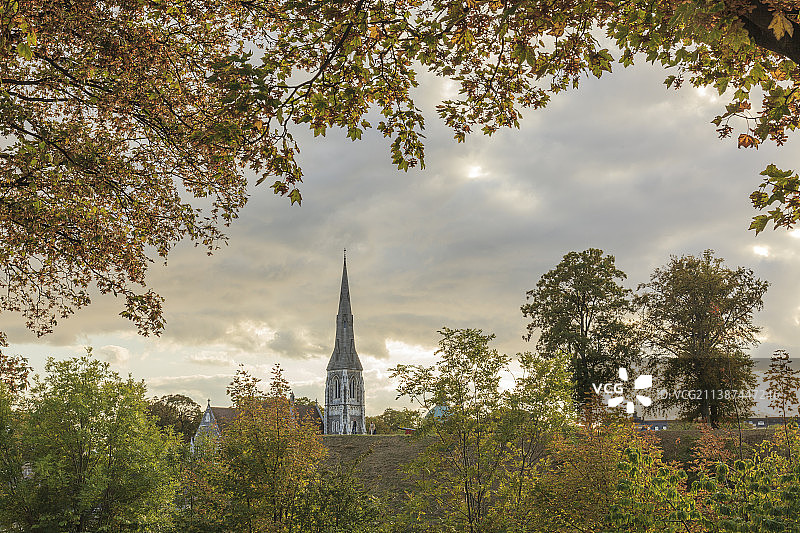 秋日晚霞中的教堂——丹麦哥本哈根图片素材