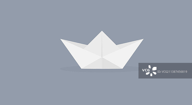 蓝色背景上的折纸纸船图片素材