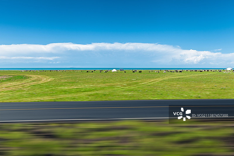 草原公路图片素材