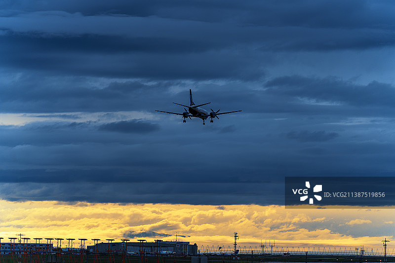 归航～机场上空图片素材